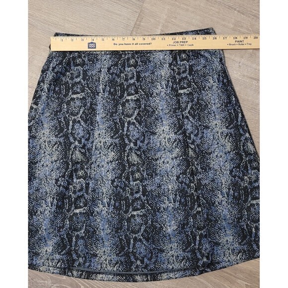 Soho Apparel Blue Black Snake Skin Print Pencil Skirt Women's‎ Size M - Picture 3 of 9